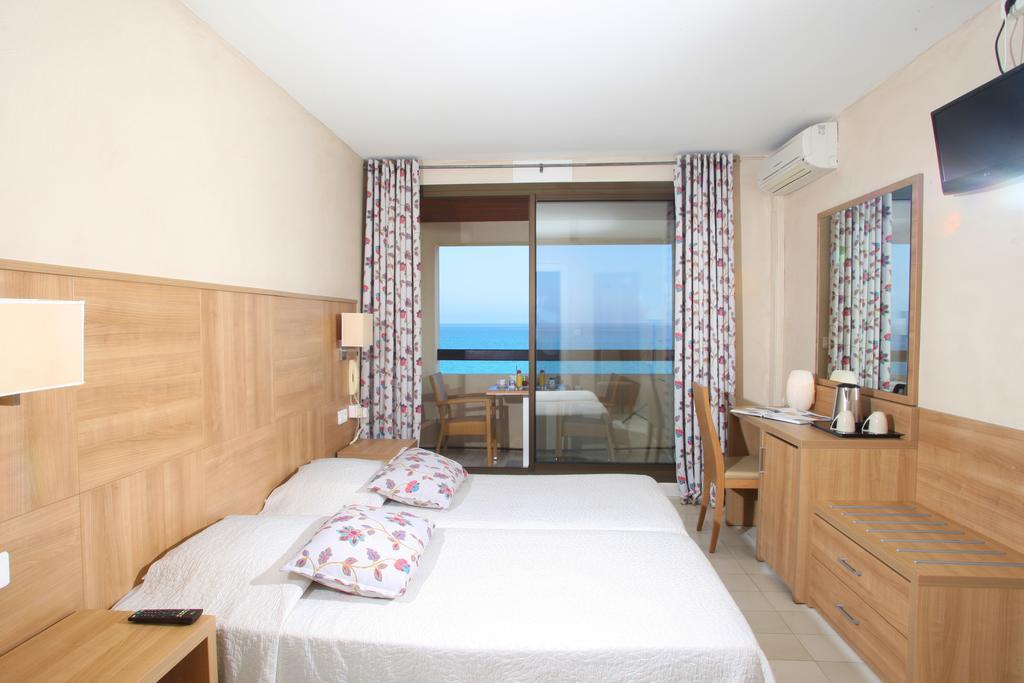 Hotel Beau Rivage Algajola  Zimmer foto